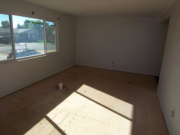 5th image of 258 Tyra Dr
