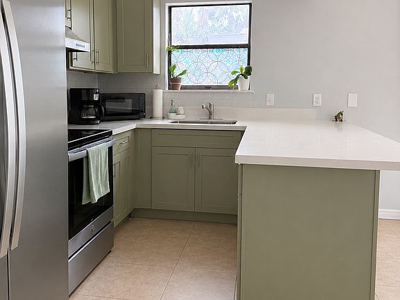 3rd image of 622 Carnathan Ct