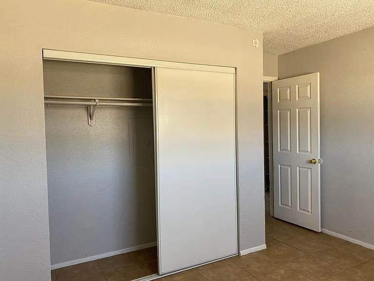 1920 Galaxy St — Photo 14