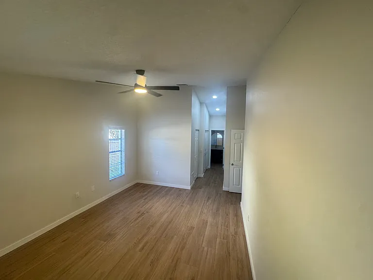 2221 Cimarron Ter — Photo 6