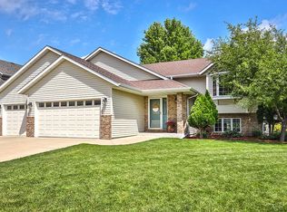 1190 Foxtail Ln, Owatonna, MN 55060