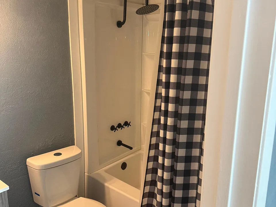 DW Lawton has freshly renovated apartments available now