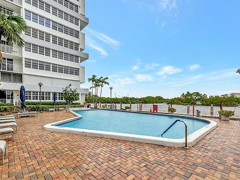 1170 N Federal Hwy #1110 — Photo 12