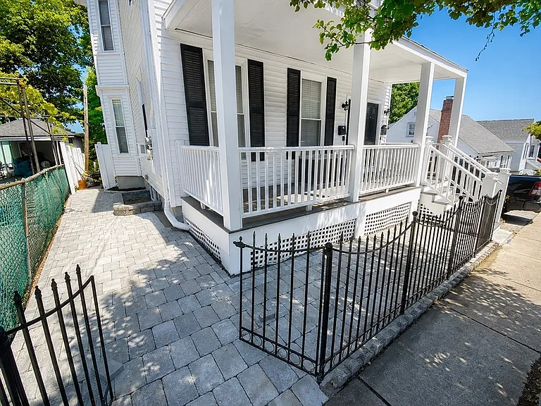 323 Bainbridge St #1 — Photo 8
