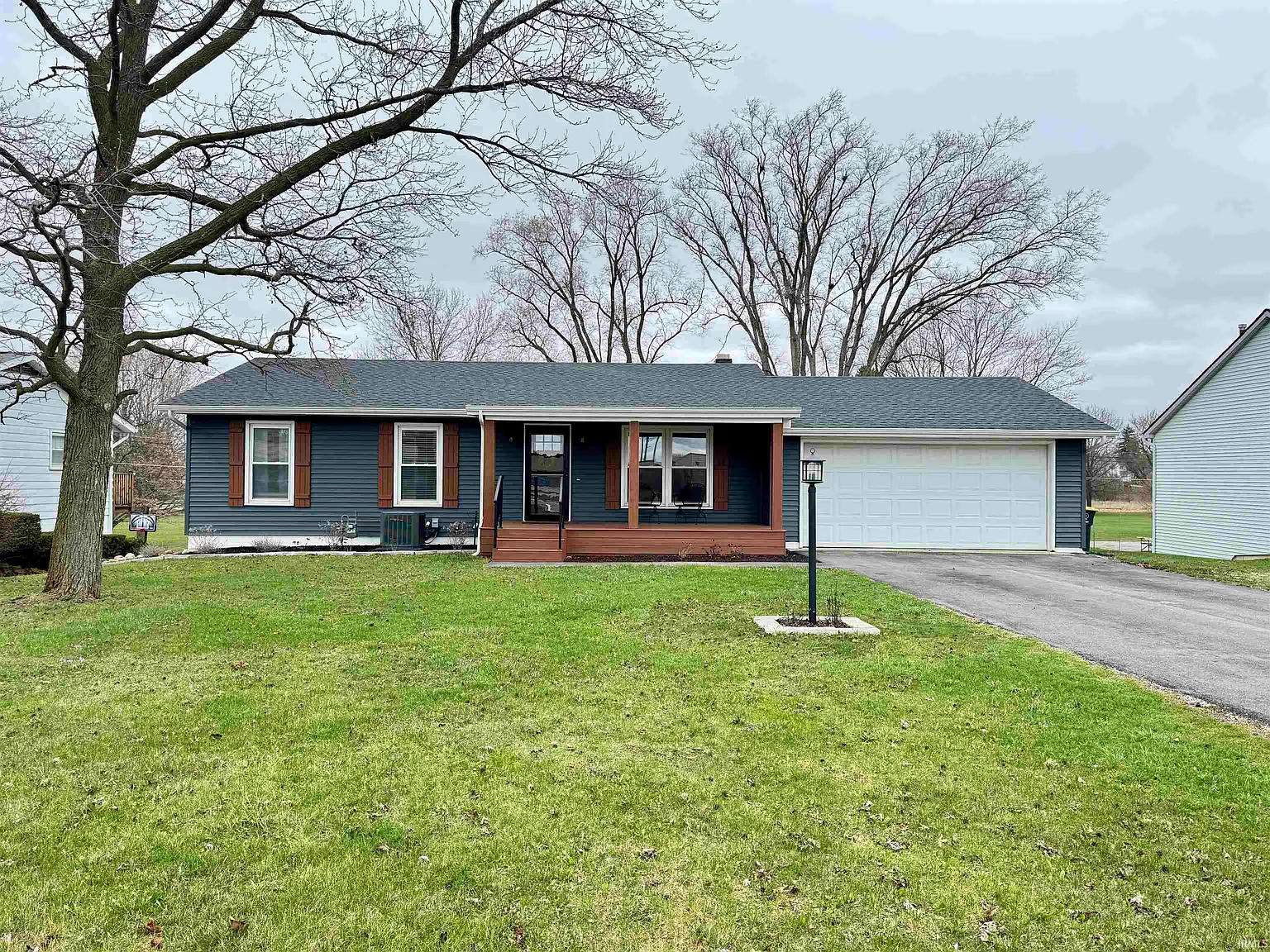 414 Drake Rd photo 1