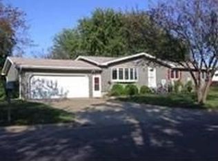 112 13th Ave NW, Waseca, MN 56093