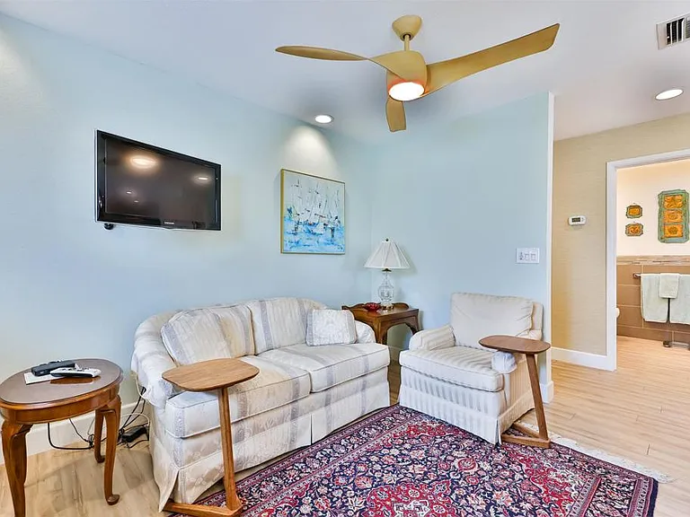 1524 Ynez Pl — Photo 11