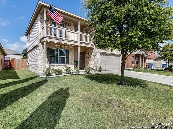 2nd image of 907 Magnolia Hl