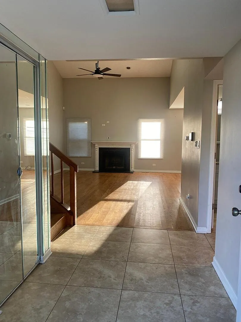 3 bed, 1969 sqft, $3,250 — Photo 3