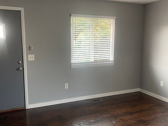 5th image of 4587 Stauffer Ave SE