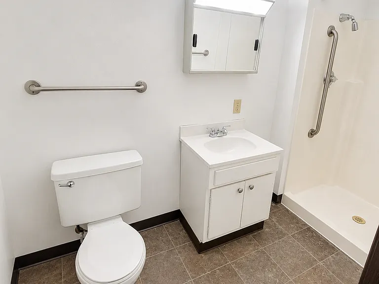 Whispering Pines Apartments — Photo 20