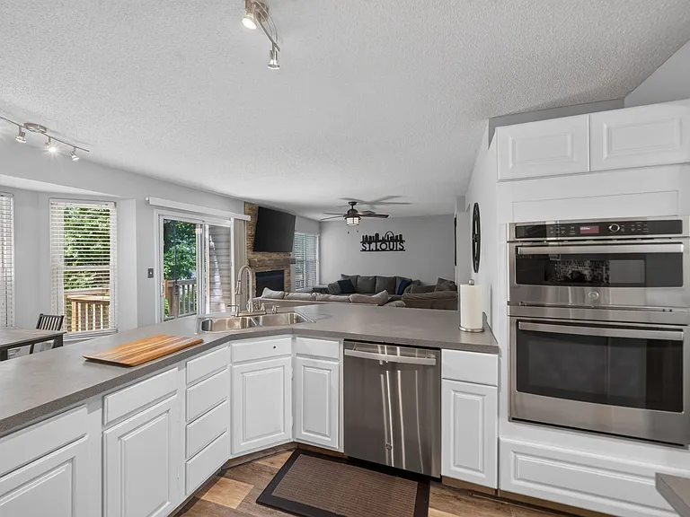 536 Oak Hill Dr — Photo 23