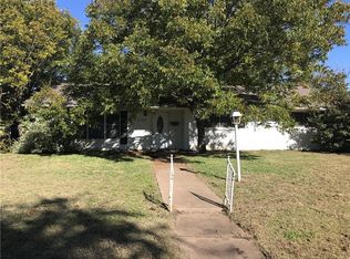 2137 Collins Dr, Waco, TX 76710