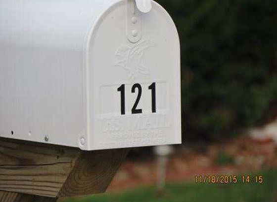 2nd image of 121 Lincoln Rd