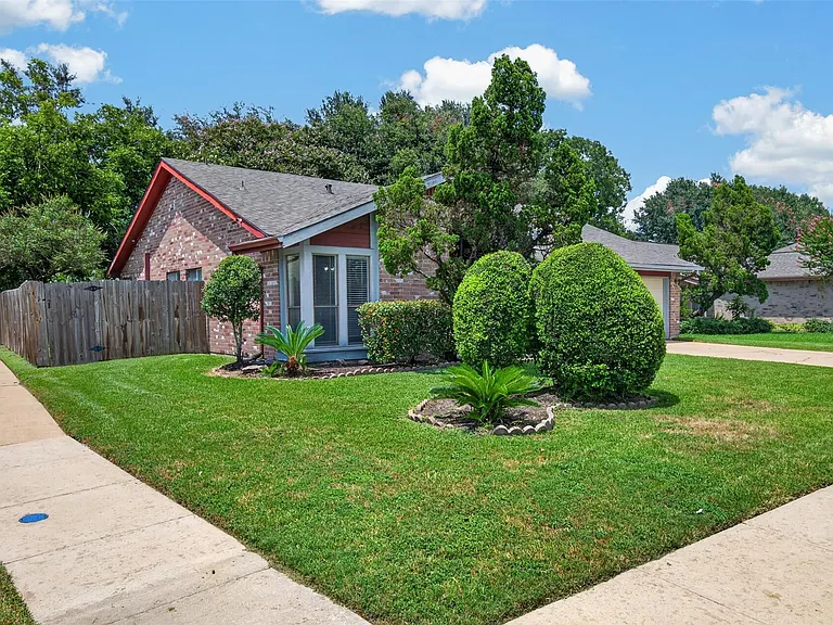 14338 Royal Hill Dr — Photo 33