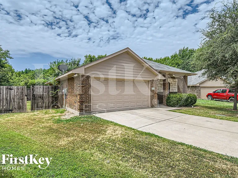 6743 Ohana Pl — Photo 2