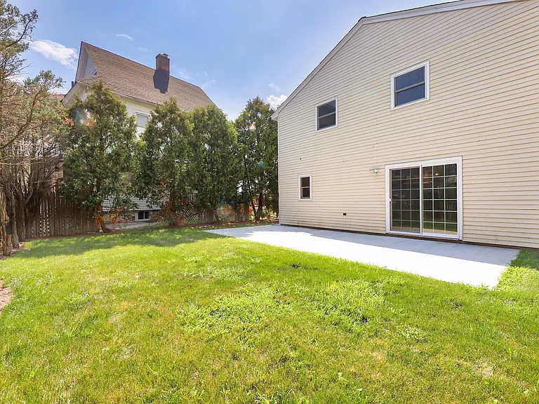 192 Maywood Ave — Photo 36
