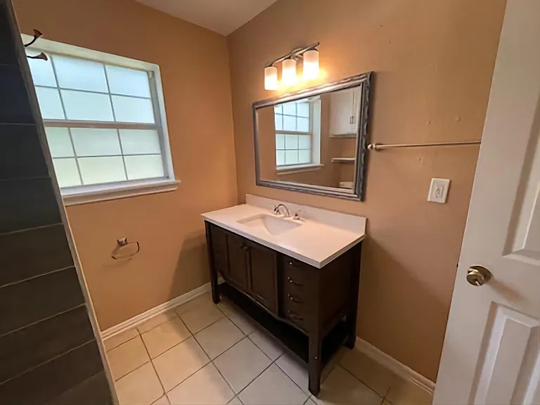 531 Roper St — Photo 11