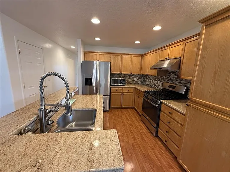 739 NE 61st Ct — Photo 4