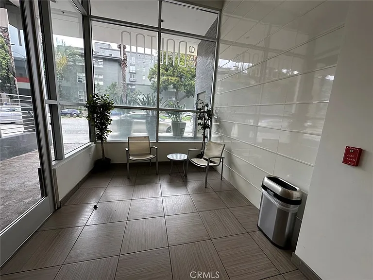 238 S Arroyo Pkwy #213 — Photo 4