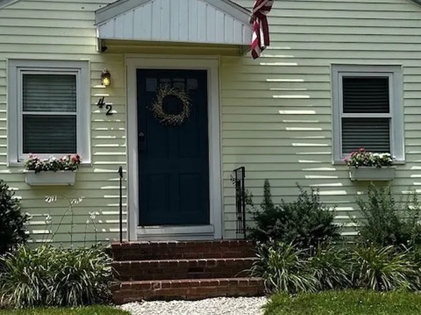 42 Cohasset Rd, Wareham, MA 02571