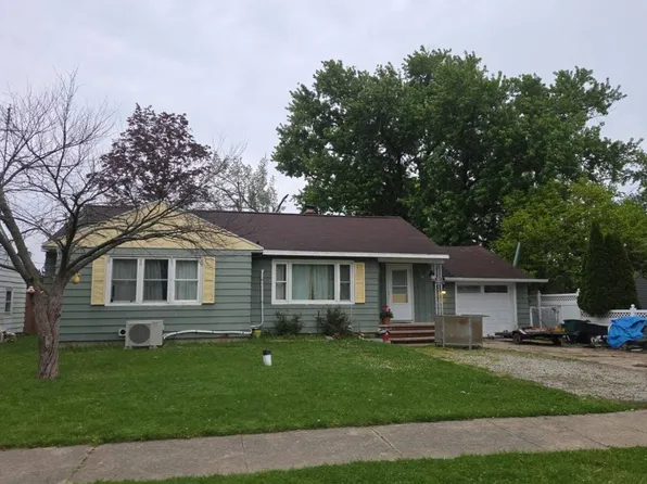 110 E Southeastern St, Galien, MI 49113