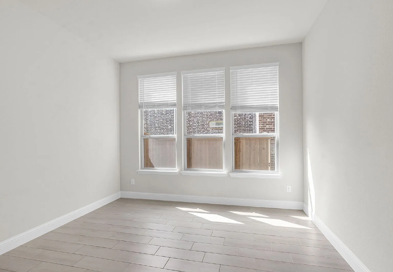 5 bed, 4.0 bath, 3348 sqft, $3,850 — Photo 4