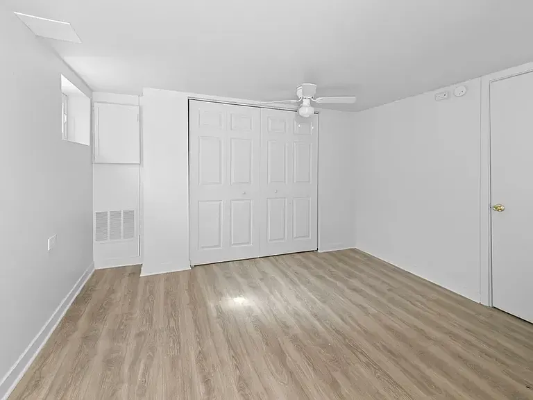 112 Surrey Dr — Photo 9