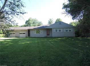 8307 Dines Rd, Novelty, OH 44072