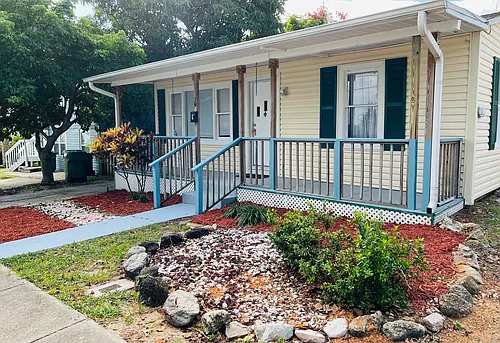19 Highland St Photo 1