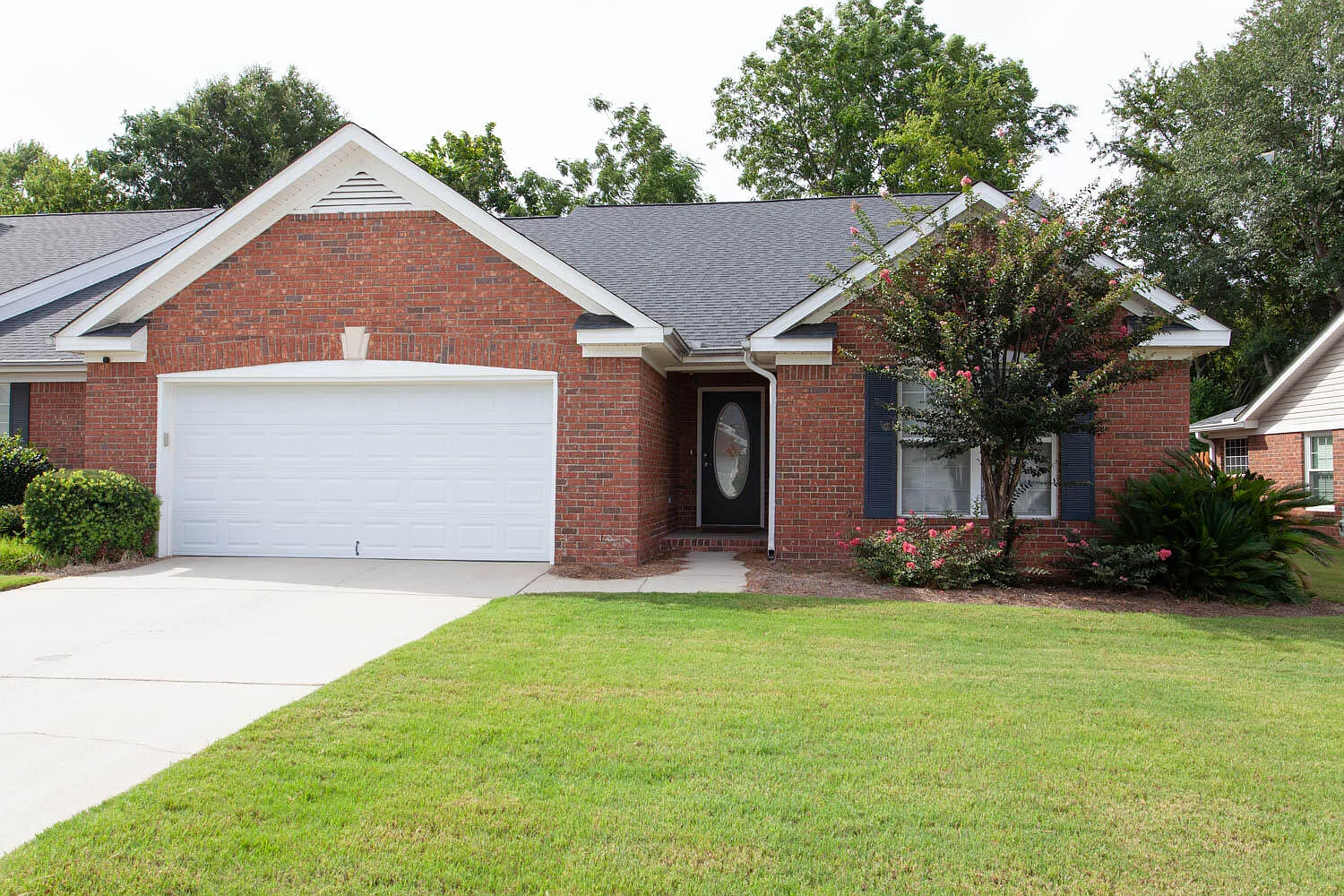 3 bed, 2.0 bath, 1735 sqft, $2,000 — Photo 1
