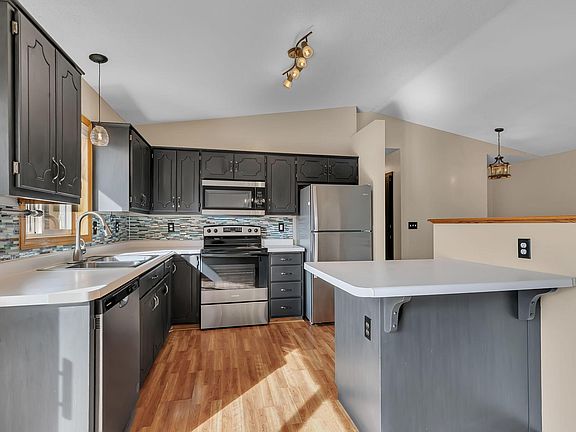 3rd image of 1104 E Able St