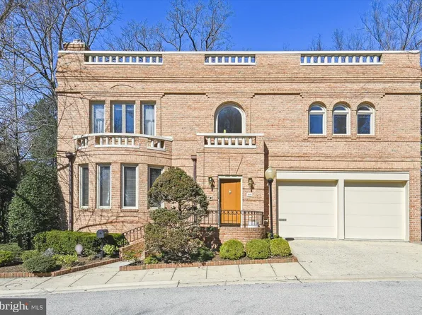 4606 Foxhall Cres NW, Washington, DC 20007
