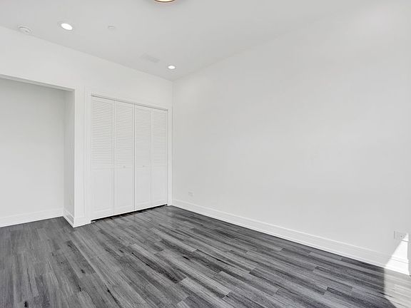 3rd image of 4350 W Lawrence Ave #408