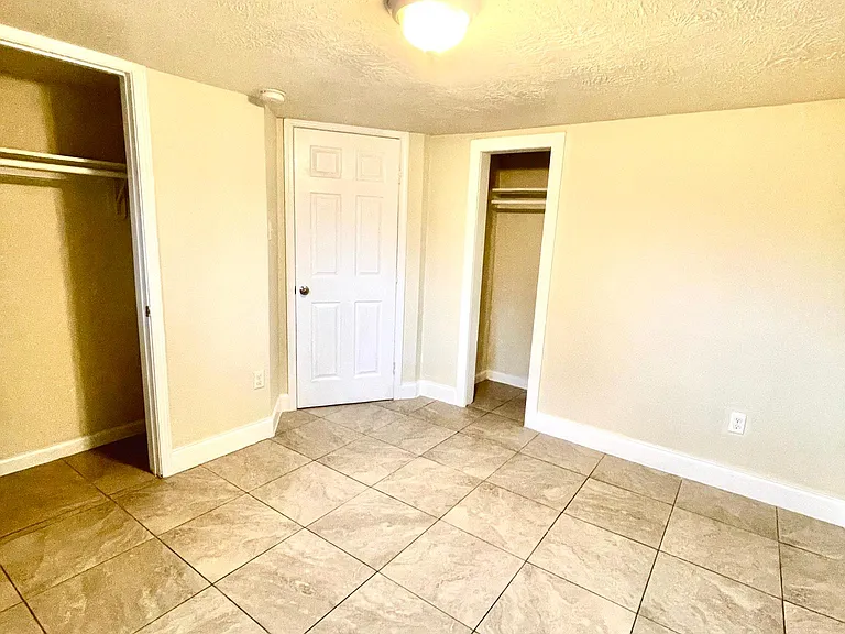 4706 Siegel St #4B — Photo 4