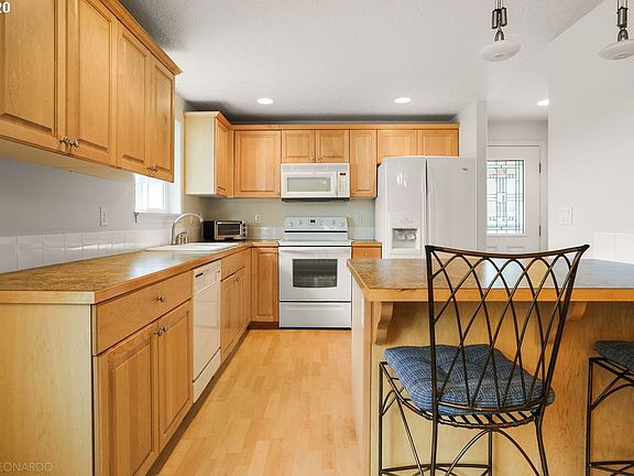 5th image of 8102 NE 37th Ave