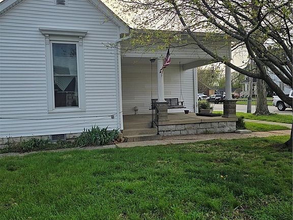 2nd image of 332 East Chestnut Street