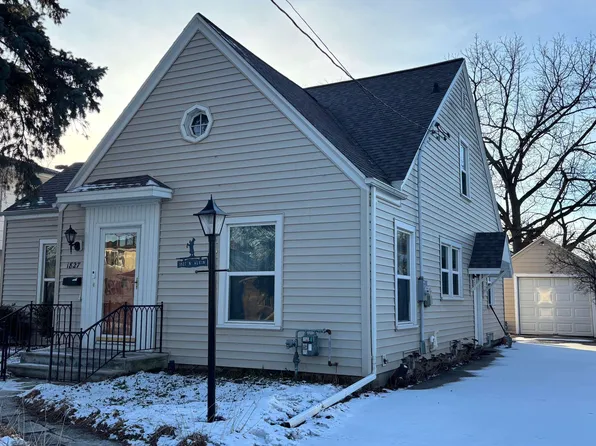 1827 N Alvin St, Appleton, WI 54911