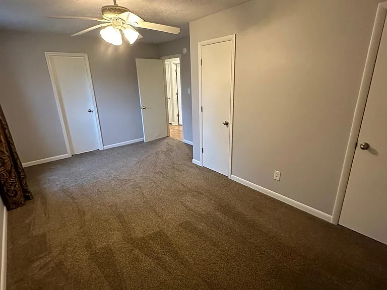 823 Bass Ln — Photo 9