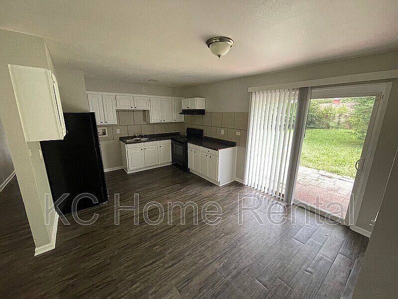 1st image of 11219 Palmer Ave