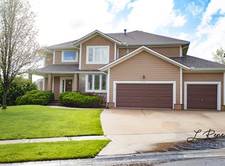 8022 McCormack Dr, Lenexa, KS 66227