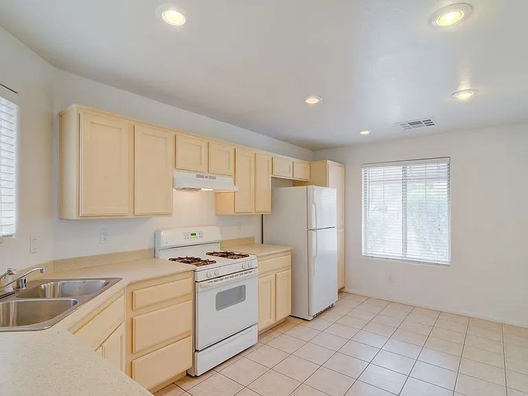 2753 Kona Crest Ave — Photo 5