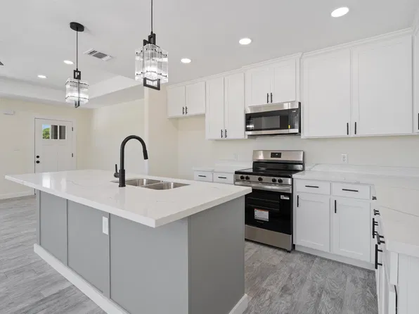 238 Don Pedro Dr, Del Rio, TX 78840