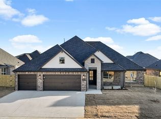 1411 Paragon Dr, Centerton, AR 72719