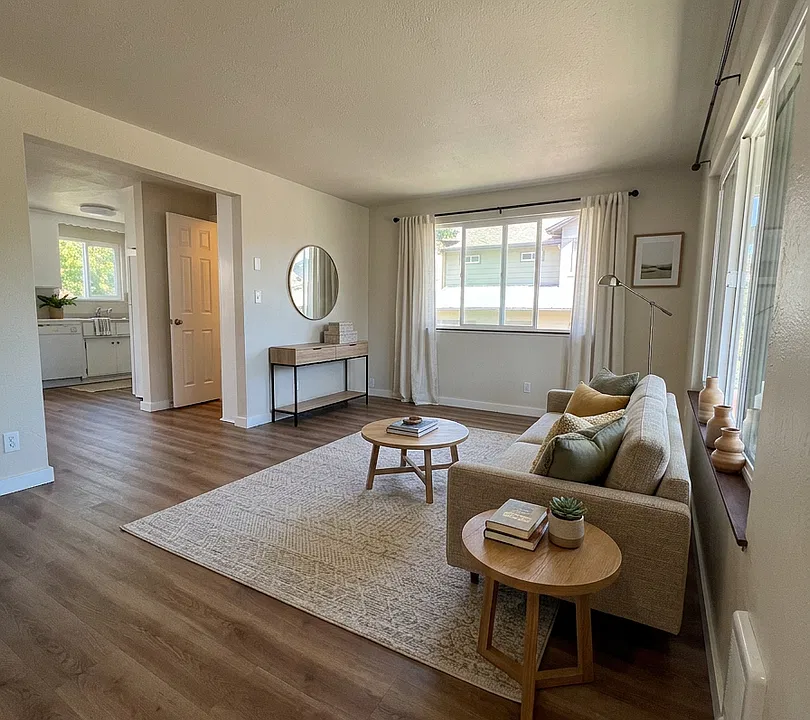 Two bedroom townhouse in centrally located duplex | Available Now!