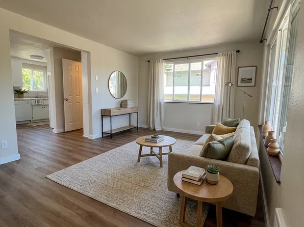 Two bedroom townhouse in centrally located duplex | Available Now!, 1069 E Main St, Ashland, OR 97520
