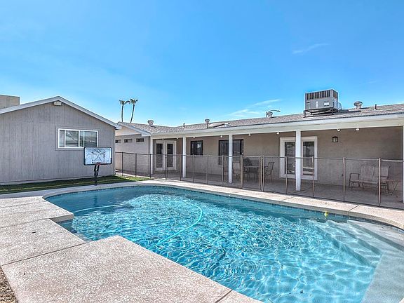 4th image of 5224 W Aire Libre Ave