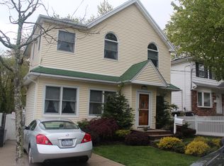34 Holly Ave, Staten Island, NY 10308