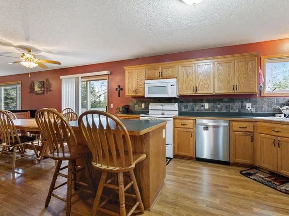 7531 E 250th St, Elko New Market, MN 55020
