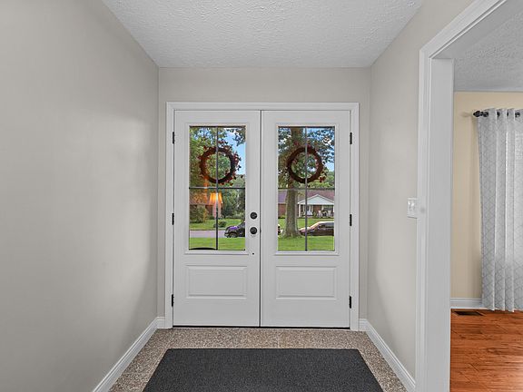 3rd image of 215 Delaplain Rd